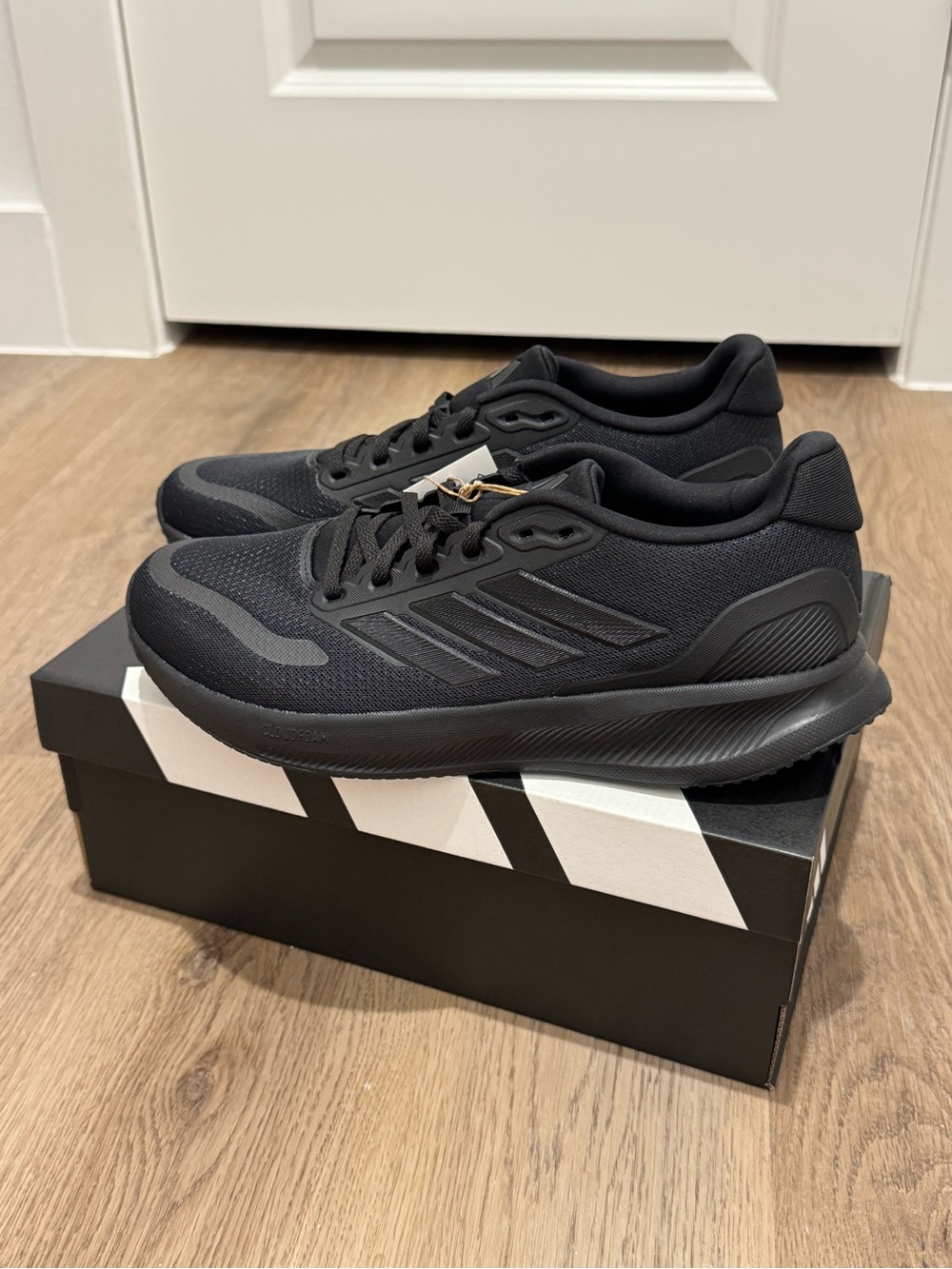 Brand New Adidas Runfalcon 5 Men’s Running Shoes – Size 9.5